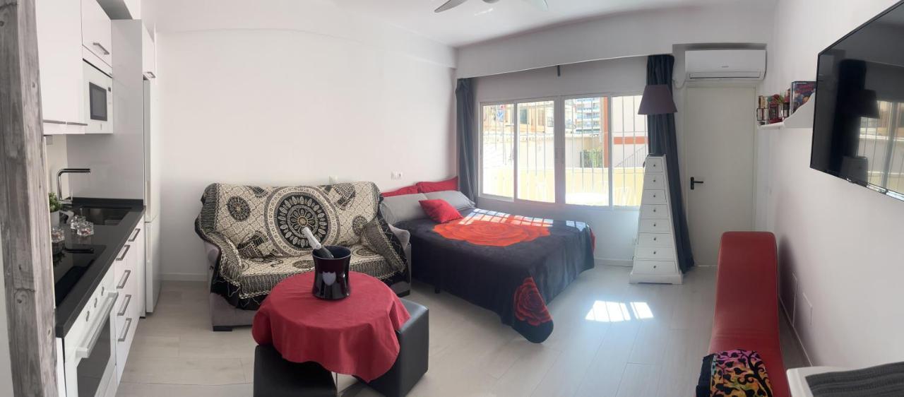 Estudio Romantico La Carihuela ตอร์เรโมลิโนส ภายนอก รูปภาพ