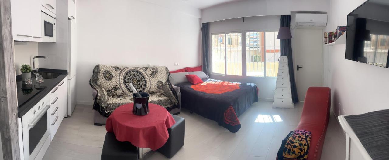 Estudio Romantico La Carihuela ตอร์เรโมลิโนส ภายนอก รูปภาพ