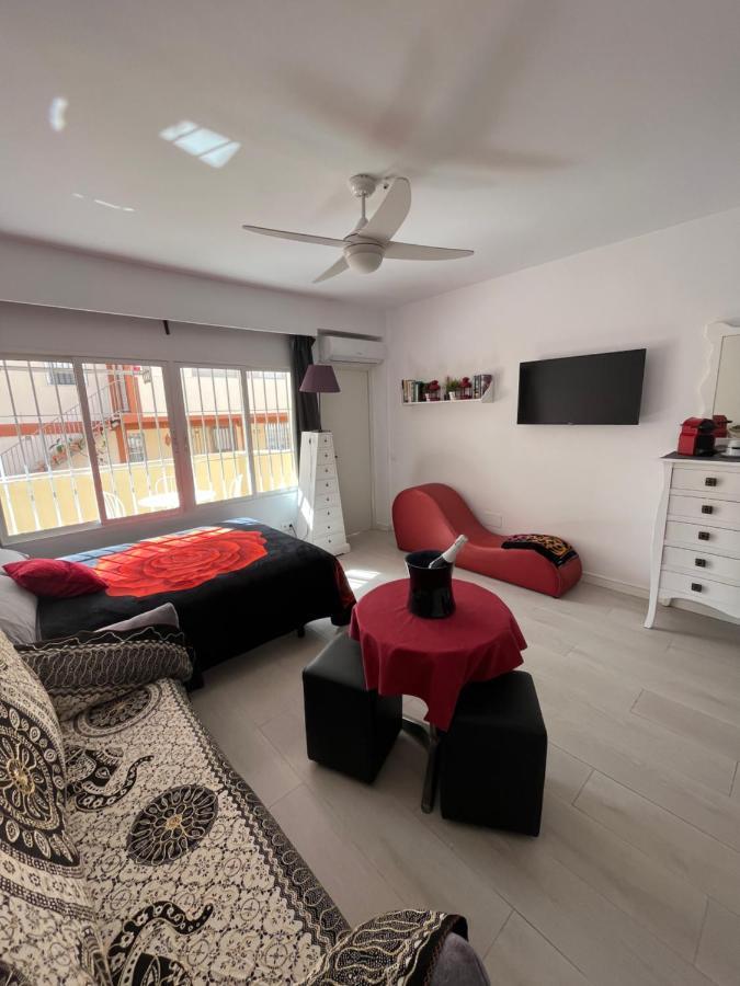 Estudio Romantico La Carihuela ตอร์เรโมลิโนส ภายนอก รูปภาพ